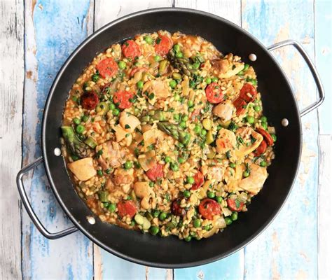 easy-and-delicious-spring-dishes-spring-vegetable-paella image