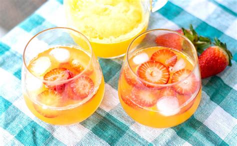 fresh-strawberry-mango-lemonade-a-taste-for-travel image
