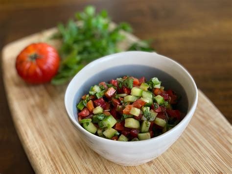 palestinian-chopped-salad-salata-arabieh-cooks image