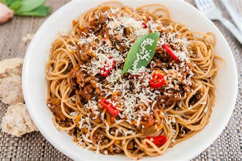 one-pot-spaghetti-bolognese-the-healthy-mummy image