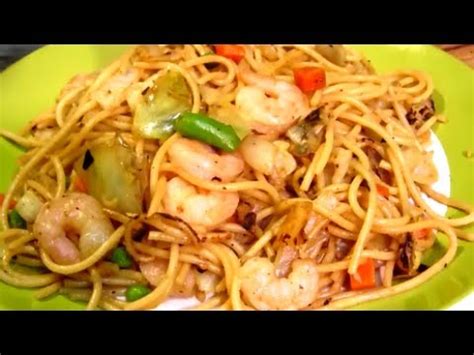 how-to-make-shrimp-lo-mein-easy-chinese-food image