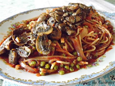 spaghetti-with-peas-tomato-sauce-and-mushrooms image