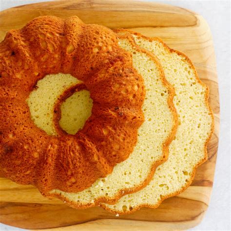 omas-frankfurter-kranz-recipe-german-crown-cake image