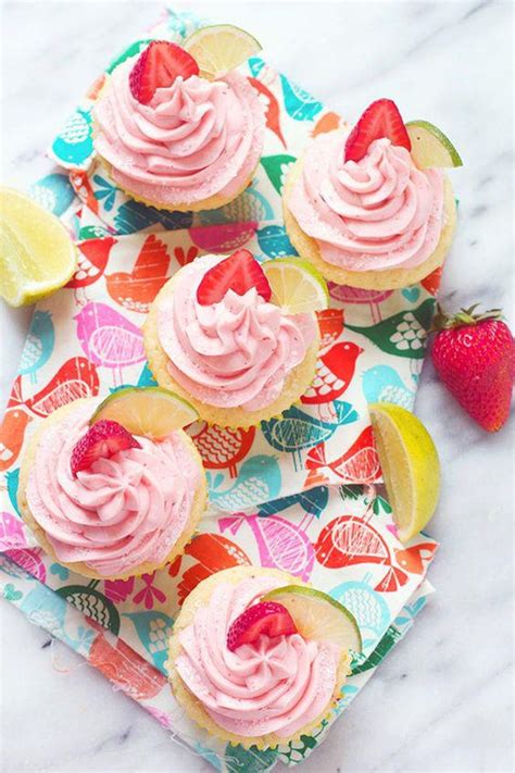 14-cocktail-inspired-cupcake-recipes-brit-co image