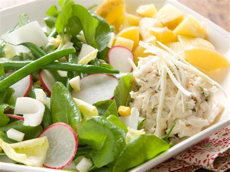 recipe-crab-salad-with-lemon-dressing image