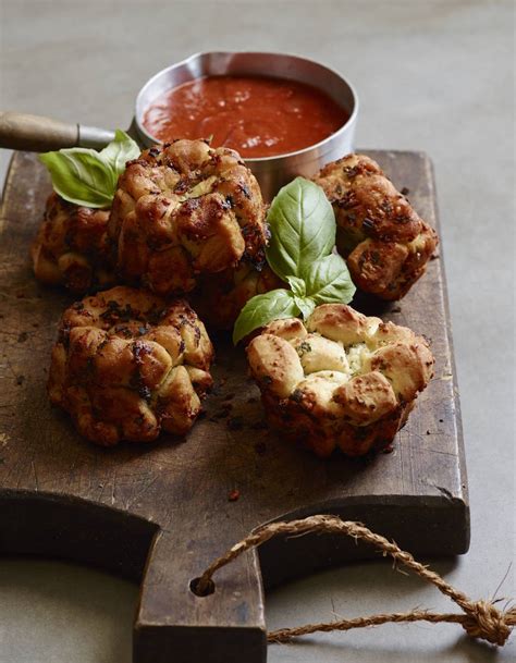 the-best-damn-pizza-monkey-bread-youll-ever-eat image