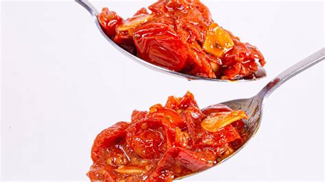 slow-simmered-tomato-sauce-recipe-recipe-rachael-ray-show image