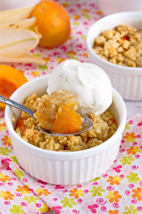 apricot-crisp-recipe-cookme image