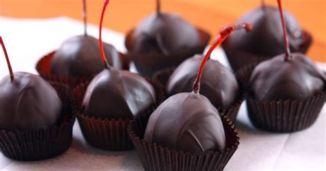 10-foods-that-are-better-covered-in-chocolate-and-10 image