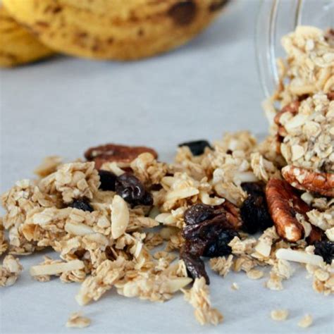 banana-bread-granola-healthy-breakfast-recipe-to-taste image
