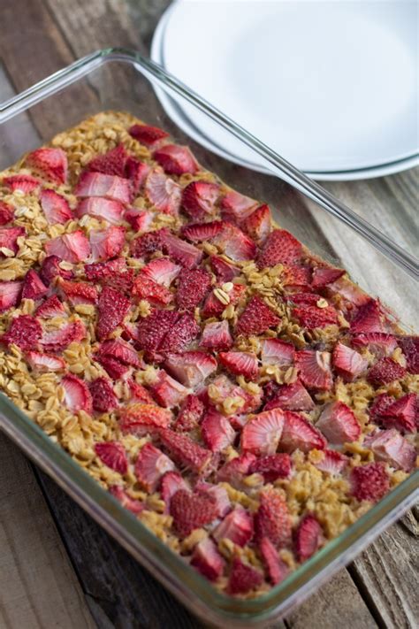 healthy-strawberry-baked-oatmeal-the-healthy-toast image