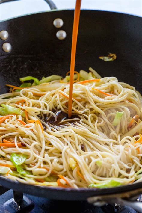 chicken-chow-mein-recipe-cafe-delities image