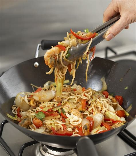 stir-fried-seafood-with-noodles-food-pocket-guide image