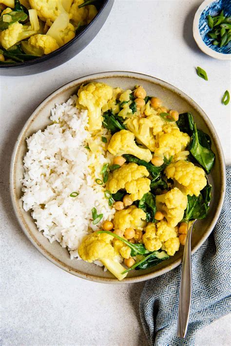vegan-cauliflower-curry-with-chickpeas-spinach image