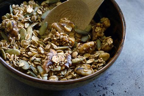 best-cardamom-granola-recipe-how-to-make-easy image