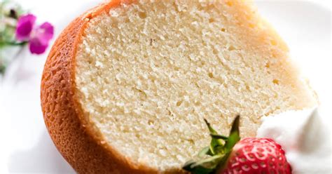 10-best-sour-cream-cream-cheese-cheese-pound-cake image