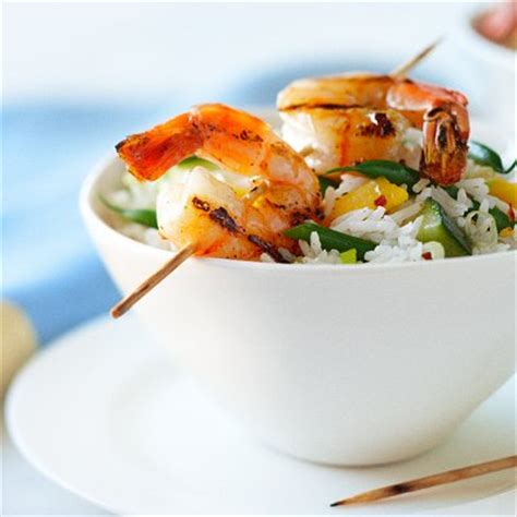 coconut-rice-salad-with-shrimp-recipe-chatelainecom image