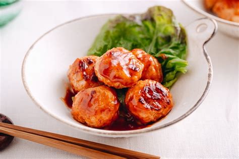 chicken-meatballs-with-sweet-and-sour-sauce-チキンミー image