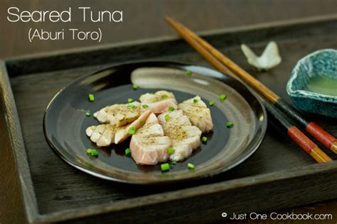 seared-otoro-tuna-aburi-toro-炙りとろ-just-one image
