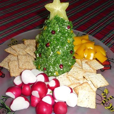 christmas-tree-cheese-ball-devour-cooking-channel image
