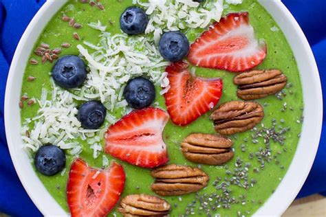 10-better-for-you-smoothie-bowl-recipes-under-500-calories image