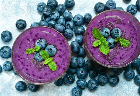 recipe-blueberry-smoothie-bowl-cleveland-clinic image