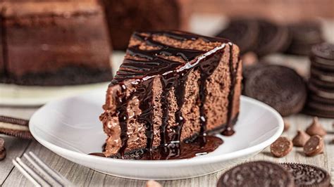 perfect-chocolate-cheesecake-with-oreo-crust image