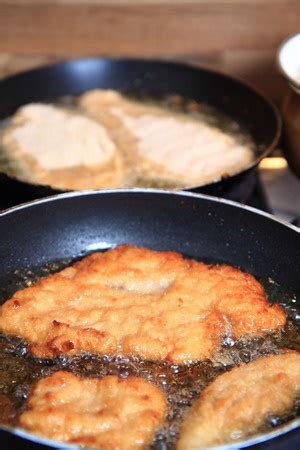 when-frying-breaded-chicken-how-do-you-keep-the image