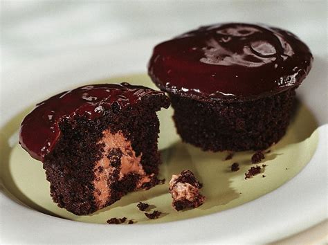 chocolate-mousse-filled-cupcakes-cookstrcom image