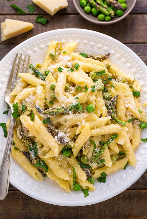 creamy-alfredo-mac-and-cheese-with-spring-peas-and image