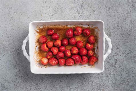super-easy-balsamic-roasted-strawberry-recipe-the image