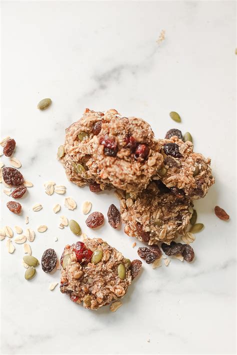 oatmeal-chia-seed-cookies-amelia-lawrence-style image