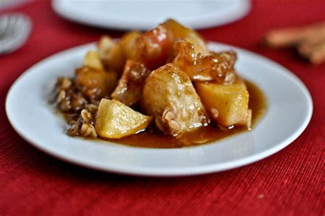 slow-cooker-apple-crumble-recipe-how-sweet-eats image