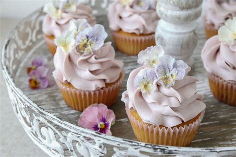 upgrade-your-dessert-with-elegant-candied-flowers-and image