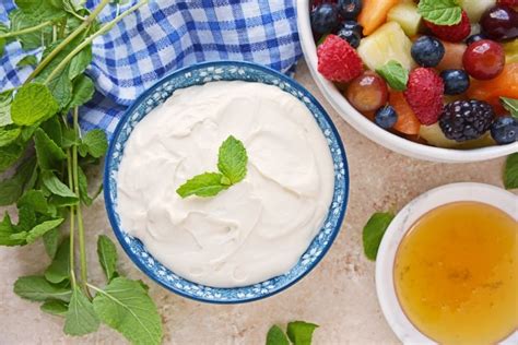 cream-cheese-fruit-dip-recipe-yogurt-fruit-dip image