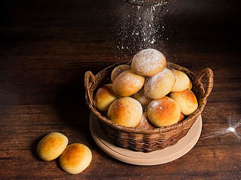 pandebono-classic-colombian-cheese-bread image