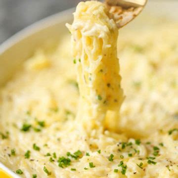 four-cheese-garlic-spaghetti-squash-damn-delicious image