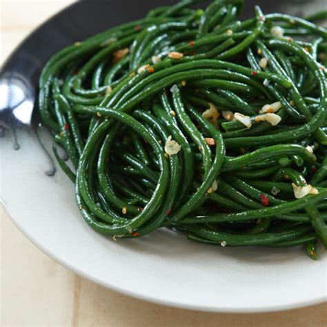 gingered-green-beans-recipe-scott-conant-food-wine image