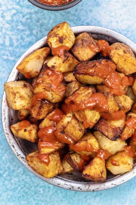 patatas-bravas-spanish-fried-potatoes-the image