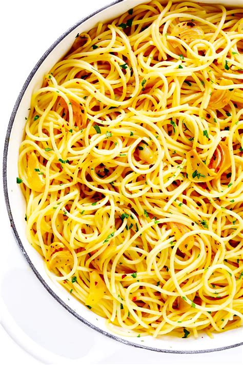 spaghetti-aglio-e-olio-recipe-gimme-some-oven image