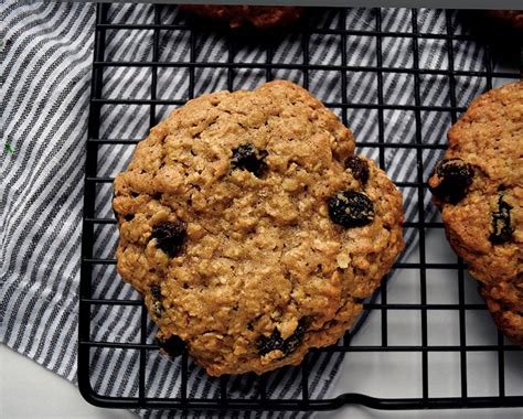 oatmeal-raisin-cookies-best-ever-old-fashioned image