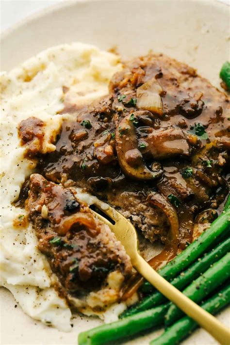 cube-steaks-with-the-best-mushroom-gravy-the image