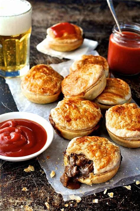 party-pies-aussie-mini-beef-pies-meat-pies-recipetin image
