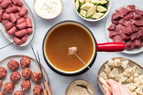 german-meat-fondue-with-broth image