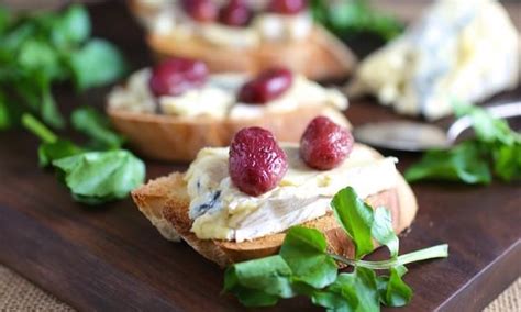 roasted-grape-appetizer-with-blue-cheese image