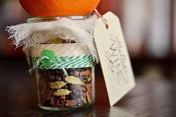 how-to-make-a-mulled-wine-kit-to-give-as-a-gift image