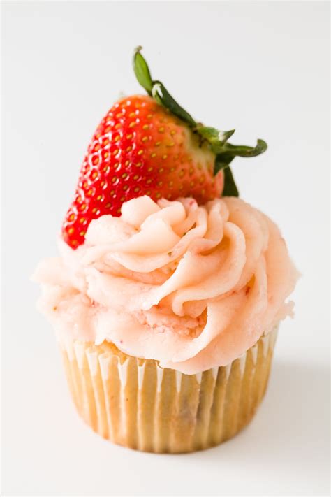 strawberry-buttercream-frosting-cupcake-project image