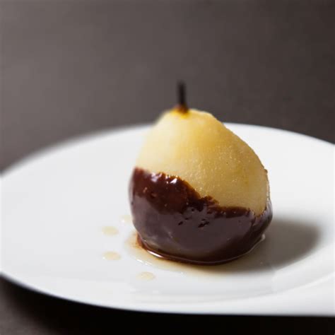 star-anise-and-vanilla-poached-pears-honest-cooking image