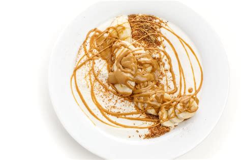 peanut-butter-banana-greek-yogurt-bowl image