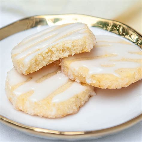 classic-lemon-shortbread-cookie-recipe-with-lemon image